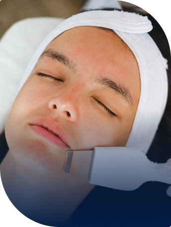 Жінка з чорними точками